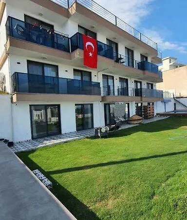 Sleeps 4, Holiday Flat With Shared Pool - Awz 255 * Marmaris
