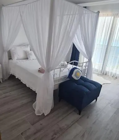Lejlighed Sleeps 4, Holiday Flat With Shared Pool - Awz 255 Marmaris