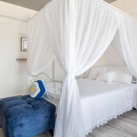 Sleeps 4, Holiday Flat With Shared Pool - Awz 255 公寓 *